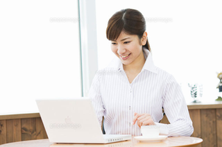パソコン 女性 9 ブログ用.png